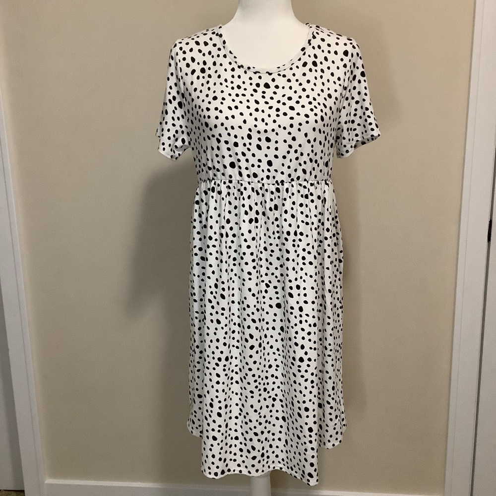 BomBom Monochrome Dotted Midi Dress